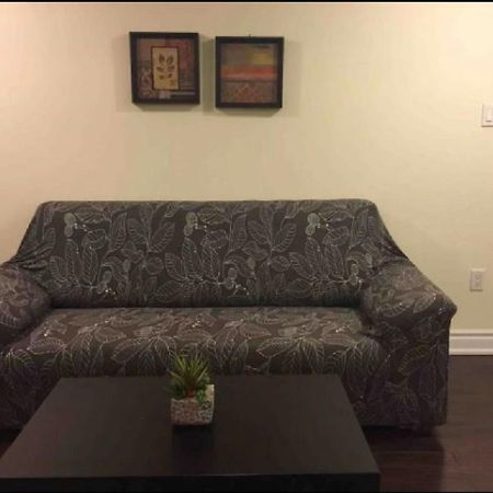 Cozy & Spacious Suite With Private Bathroom Near Toronto Airport ! Mississauga Ngoại thất bức ảnh