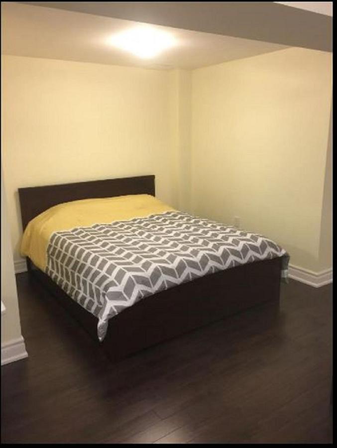 Cozy & Spacious Suite With Private Bathroom Near Toronto Airport ! Mississauga Ngoại thất bức ảnh
