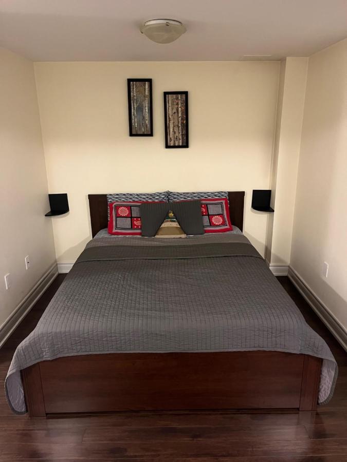 Cozy & Spacious Suite With Private Bathroom Near Toronto Airport ! Mississauga Ngoại thất bức ảnh